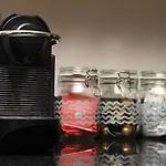 아파트 Self Catering - Regent's Court Indigo