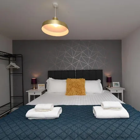 Self Catering - Regent's Court Indigo * هاروغايت